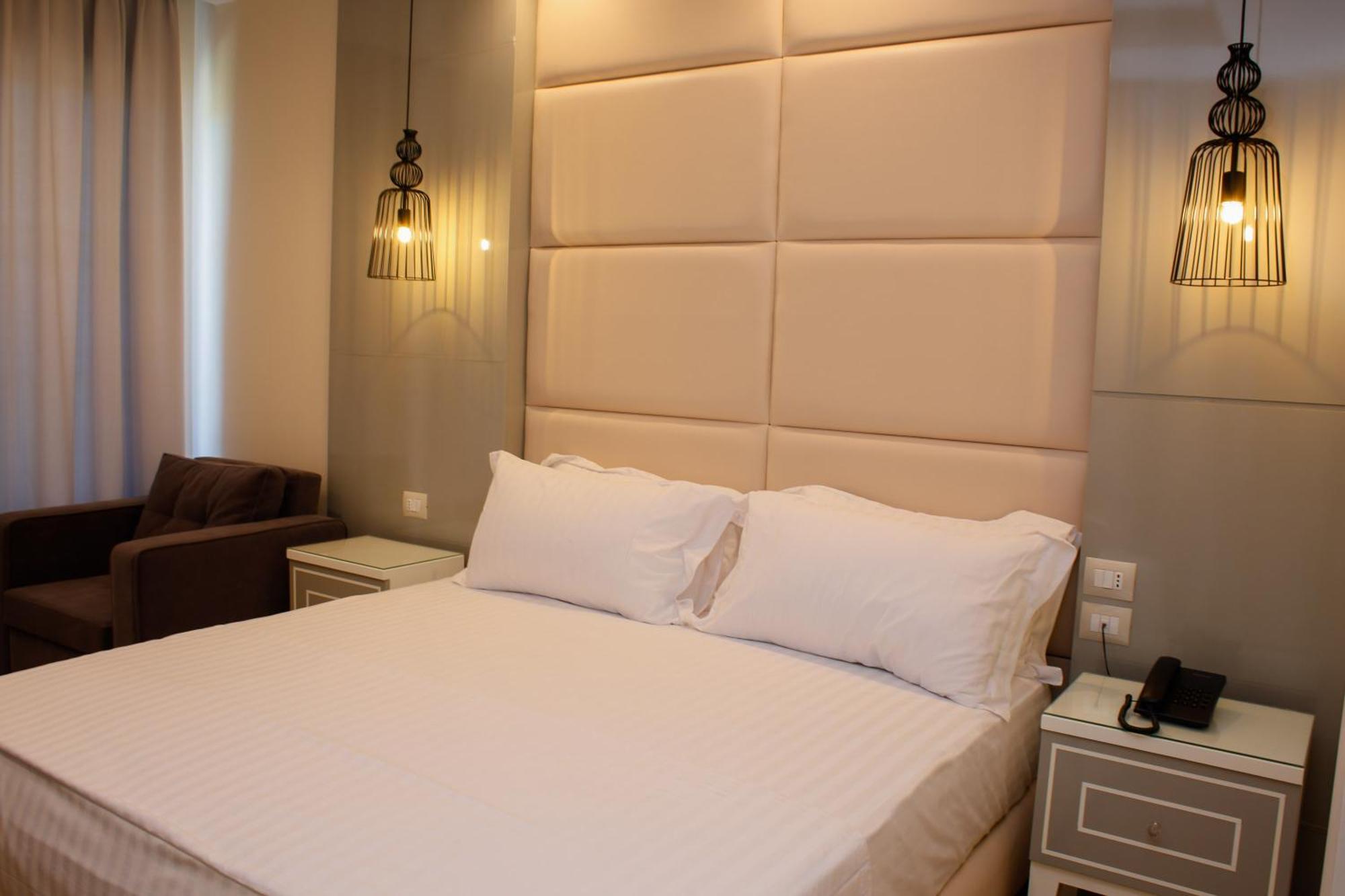 Hotel Luxury Ksamil Bilik gambar