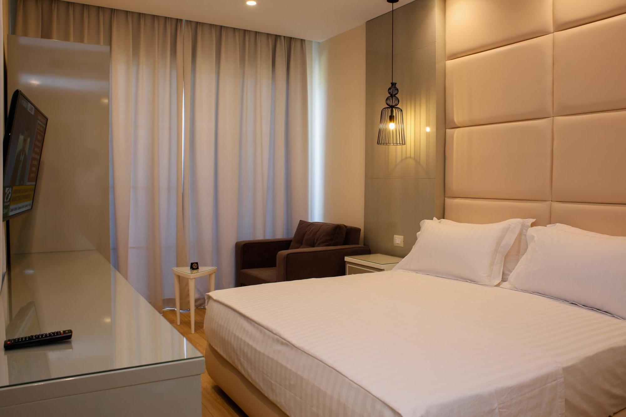 Hotel Luxury Ksamil Bilik gambar