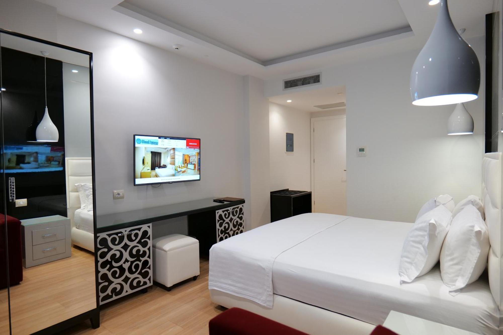 Hotel Luxury Ksamil Bilik gambar