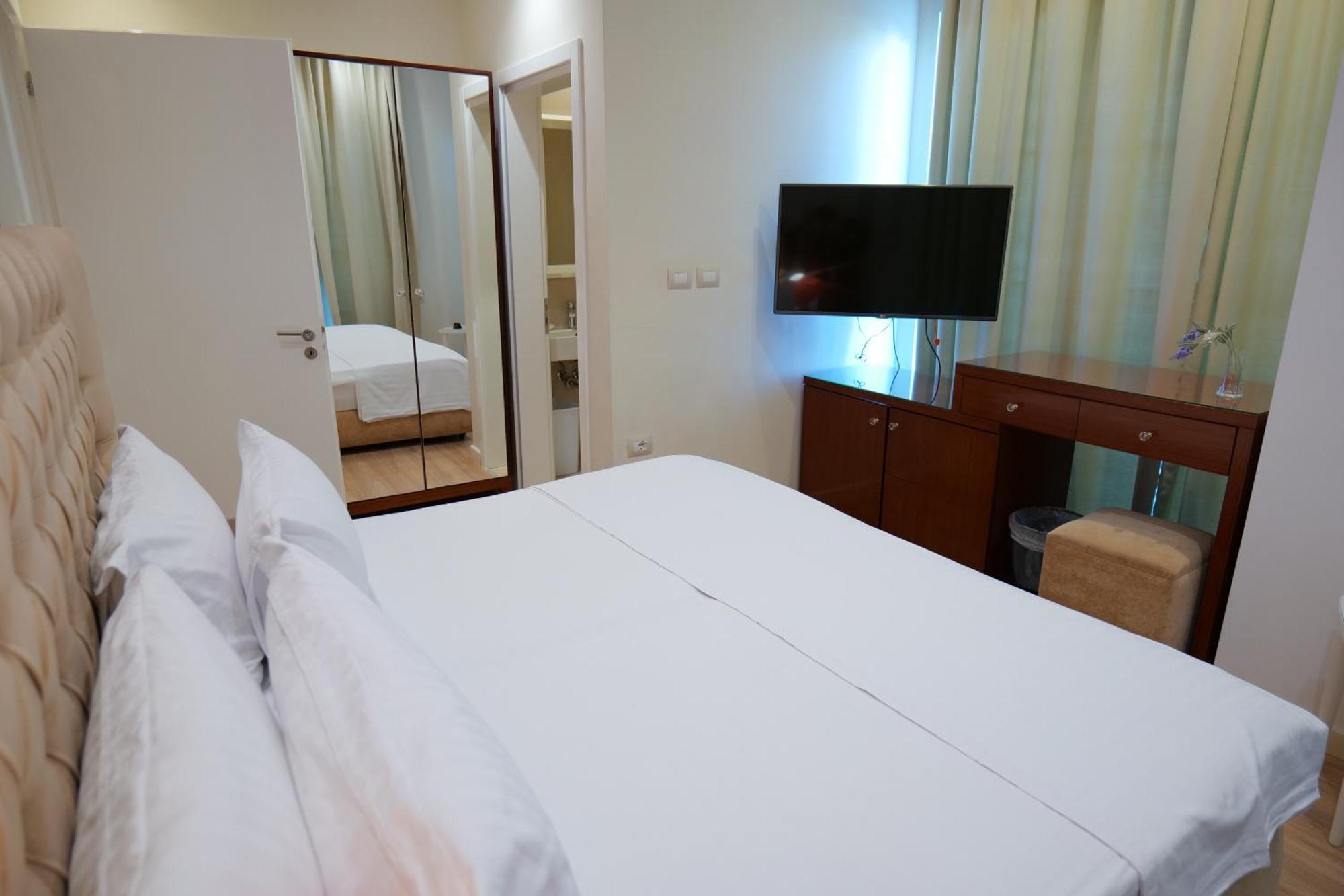 Hotel Luxury Ksamil Bilik gambar