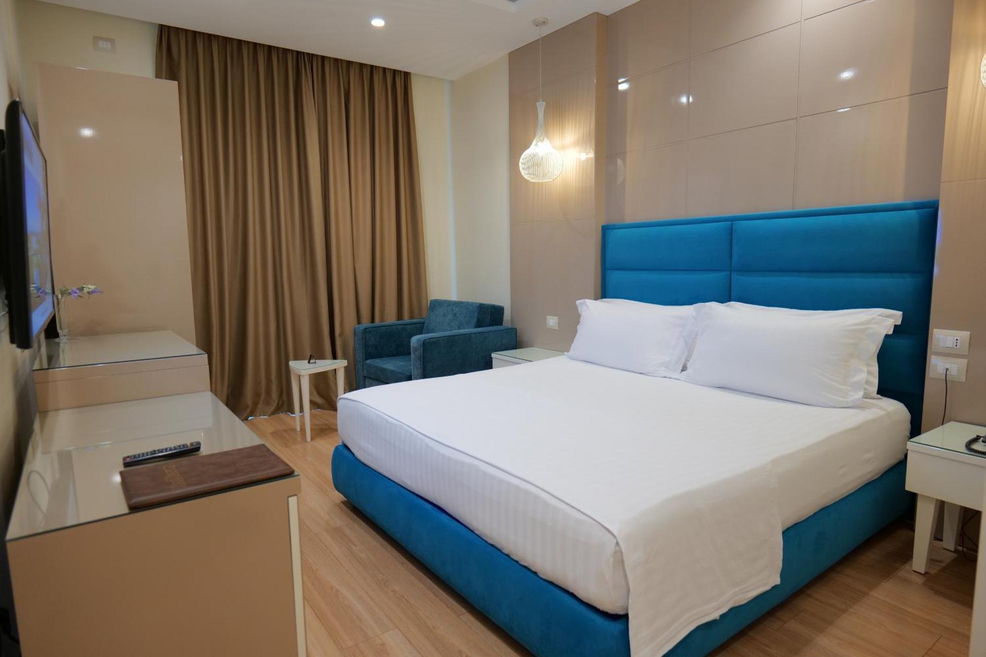 Hotel Luxury Ksamil Bilik gambar
