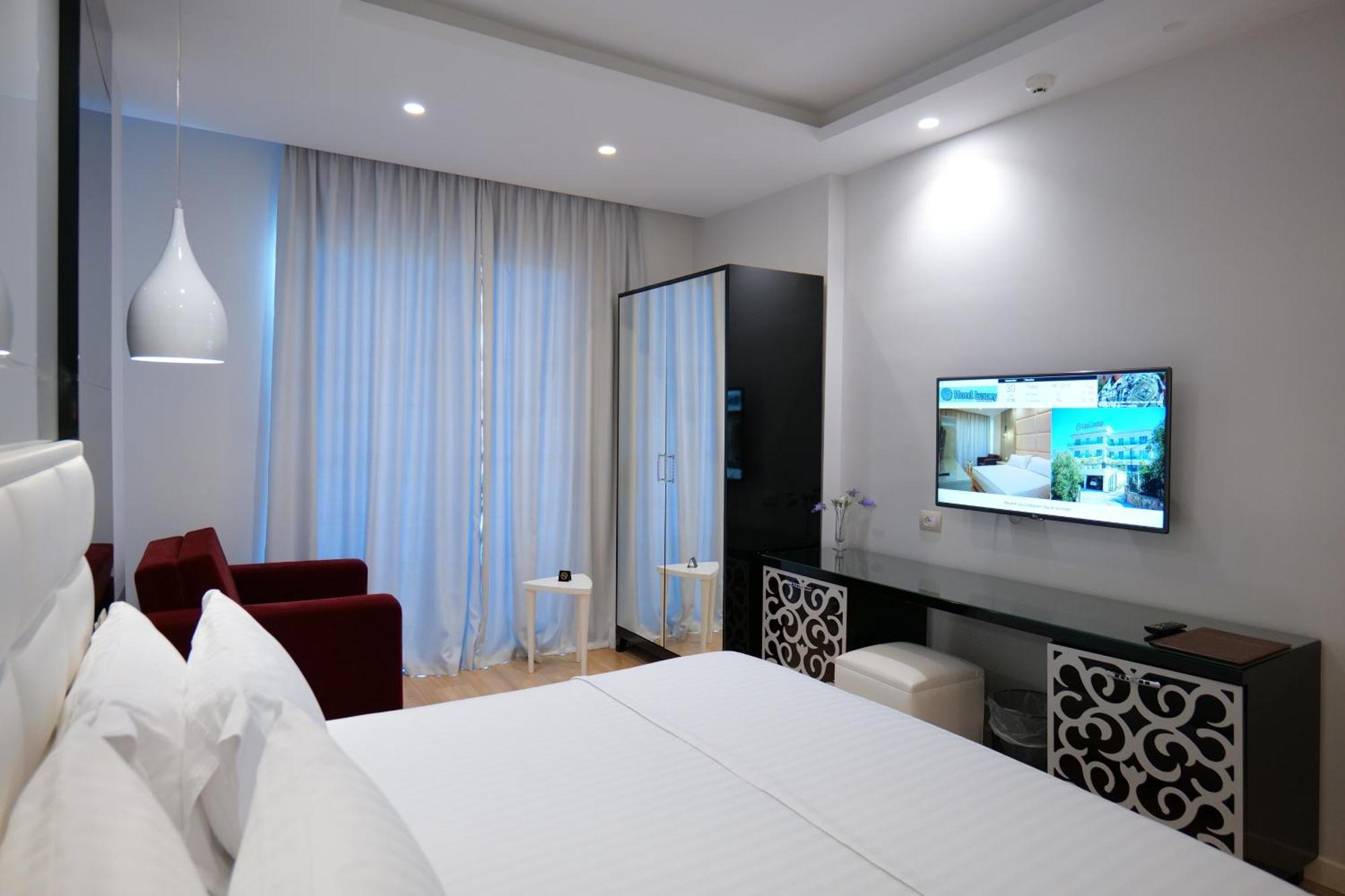 Hotel Luxury Ksamil Bilik gambar