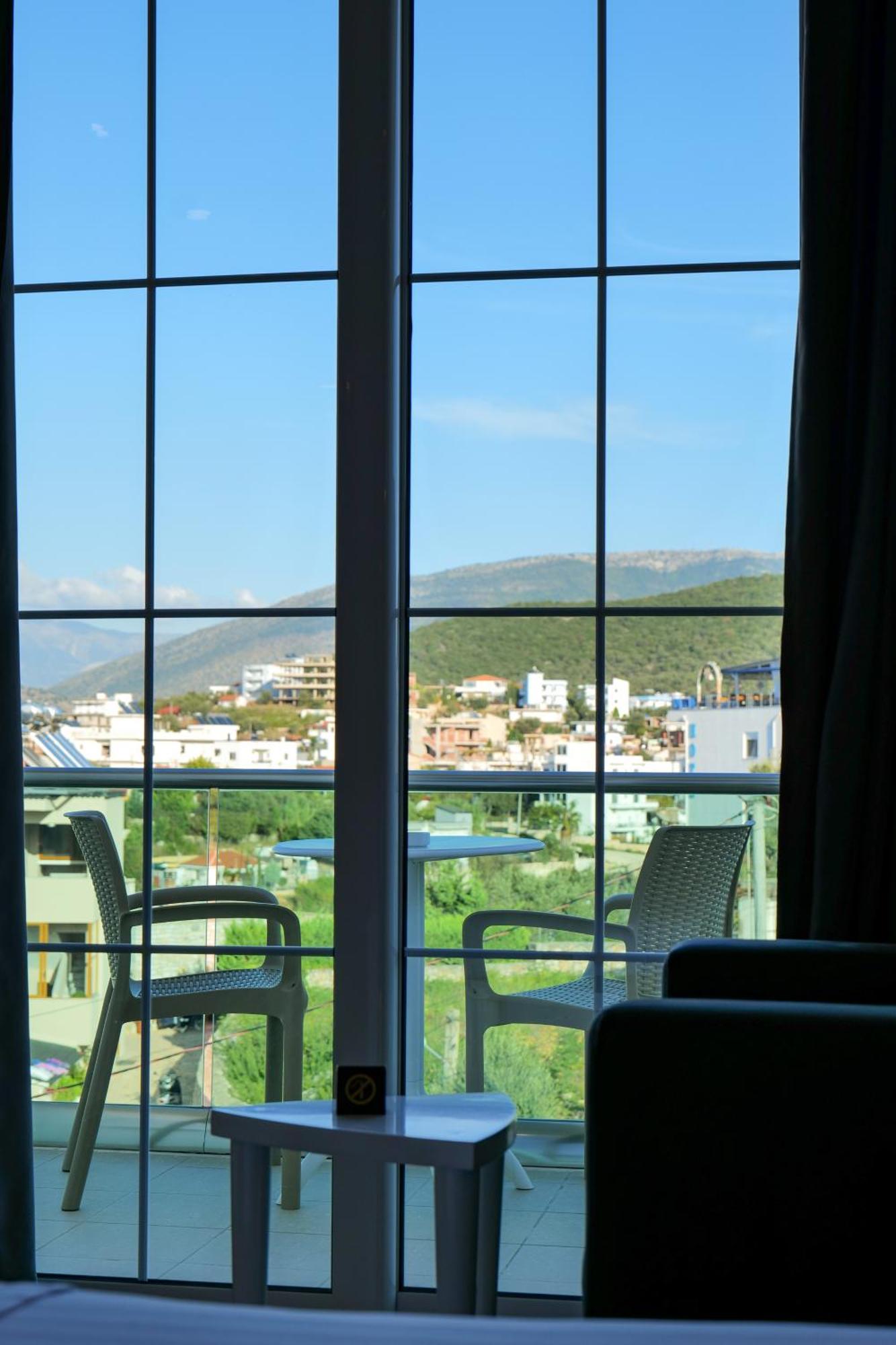 Hotel Luxury Ksamil Bilik gambar