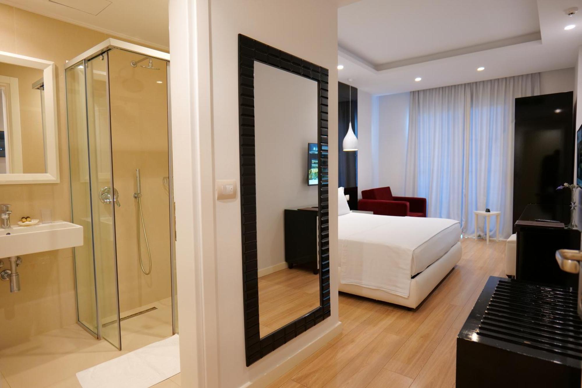 Hotel Luxury Ksamil Bilik gambar